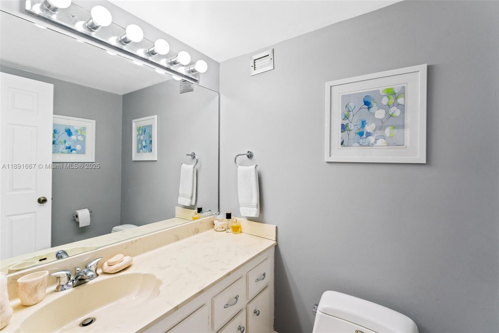 Photo of 3800 Ocean Dr  #1722, Hollywood, Florida, 33019 - 