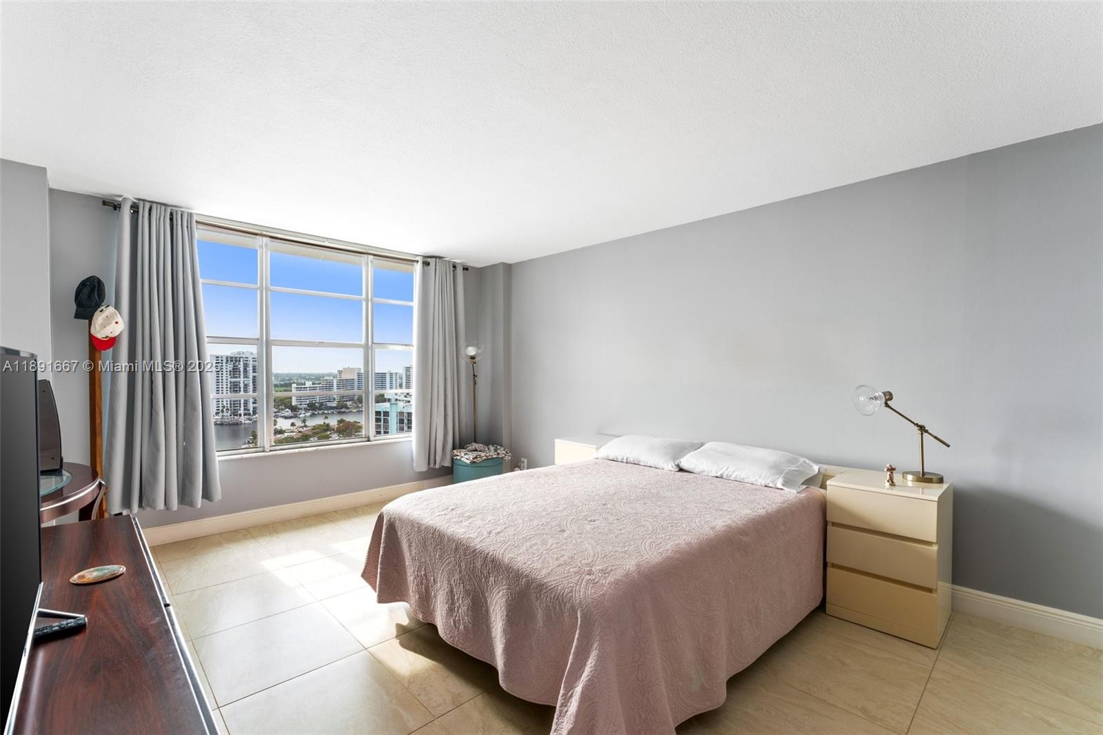 Photo of 3800 Ocean Dr  #1722, Hollywood, Florida, 33019 - 