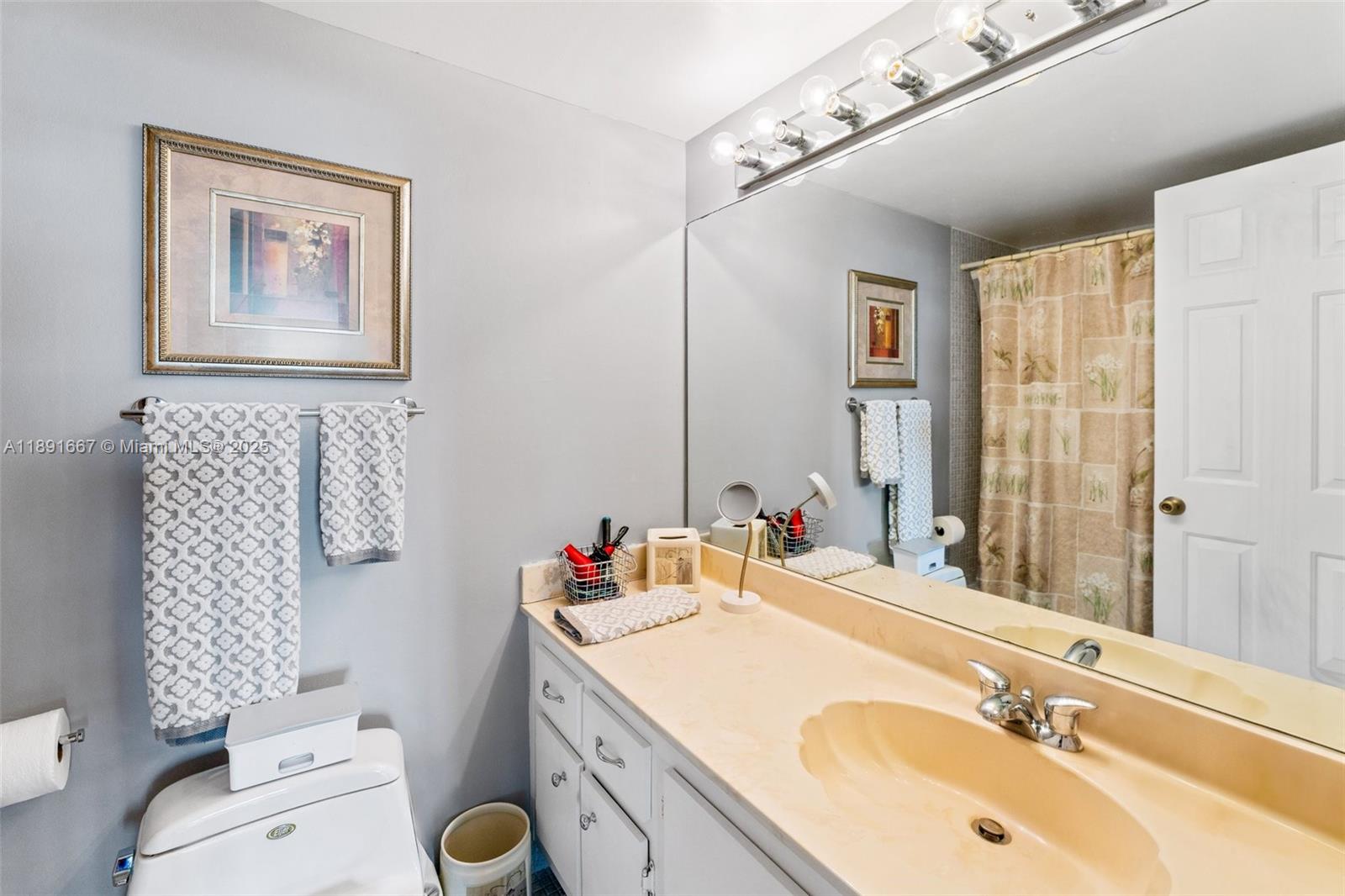 Photo of 3800 Ocean Dr  #1722, Hollywood, Florida, 33019 - 