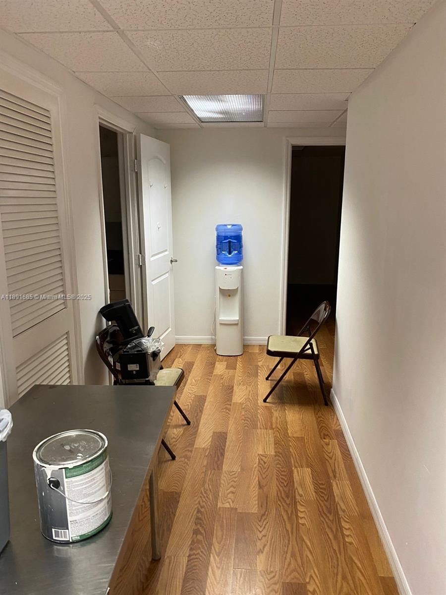 911/912  /   sq. ft. $ 2025-10-07 0 foto