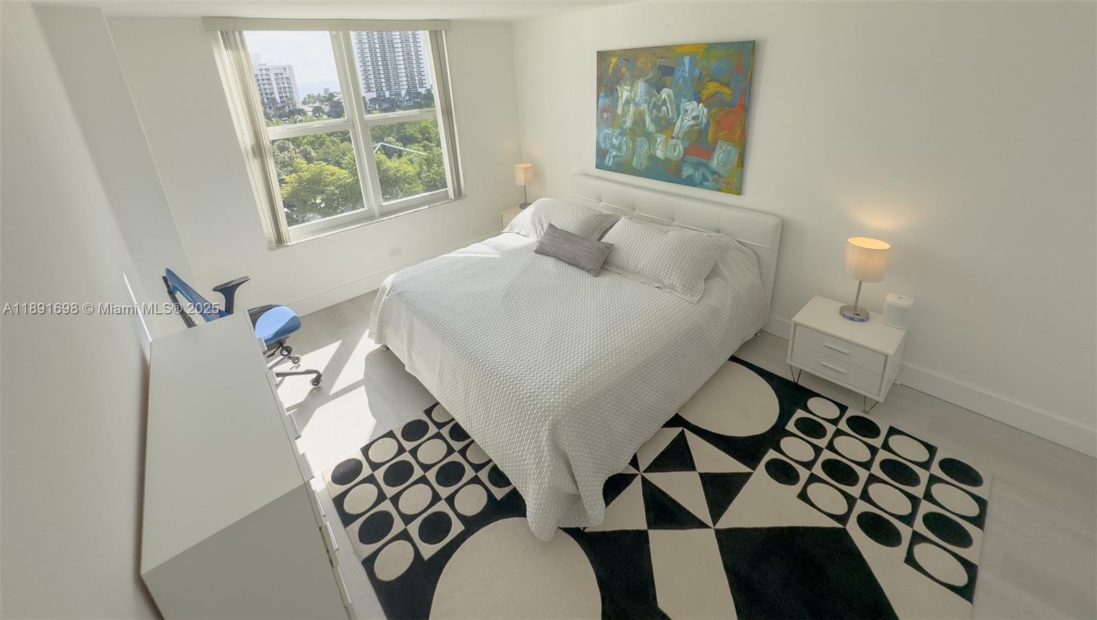 920 2 / 2 1286 sq. ft. $ 2025-10-07 0 foto