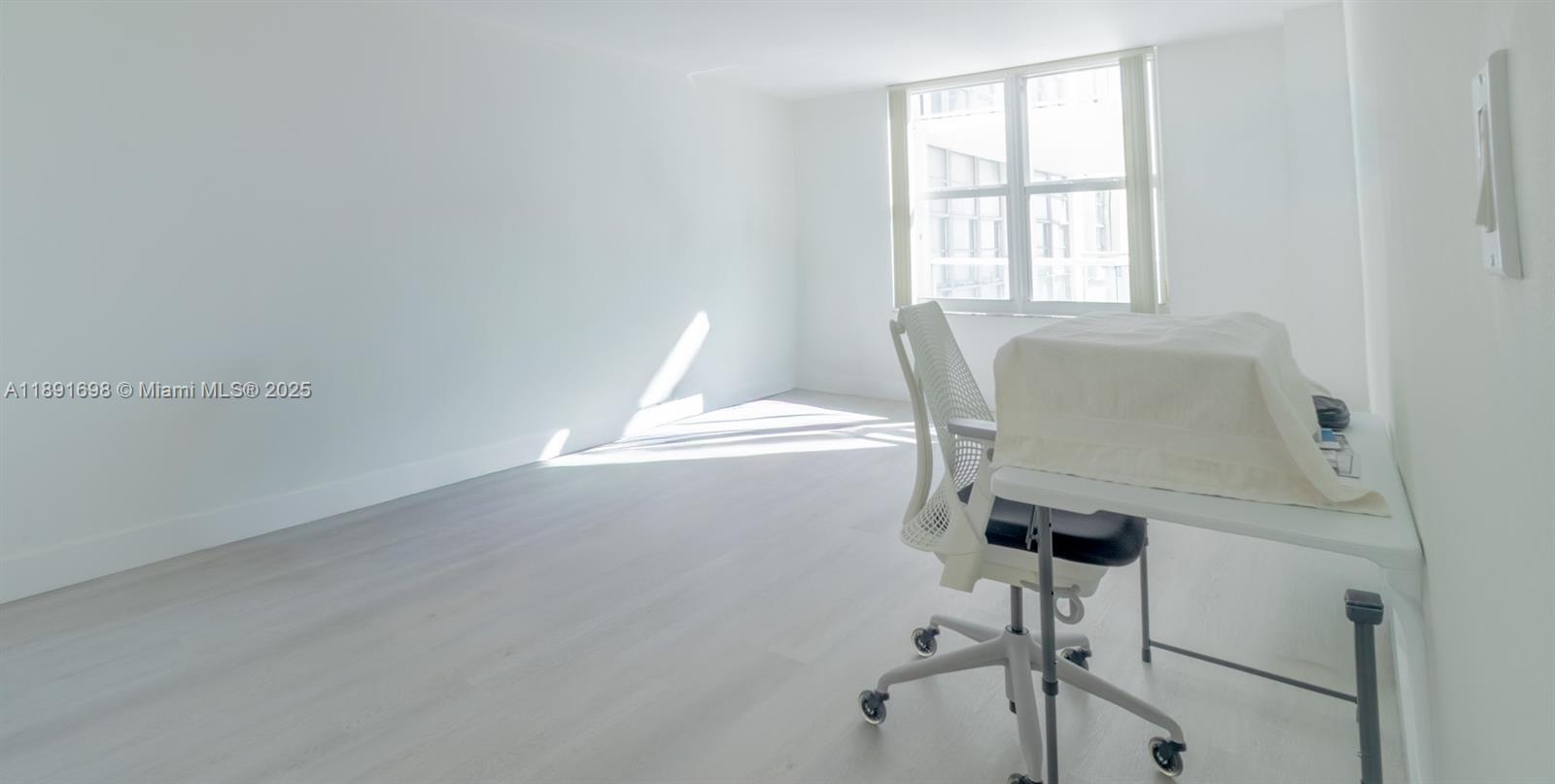 920 2 / 2 1286 sq. ft. $ 2025-10-07 0 foto