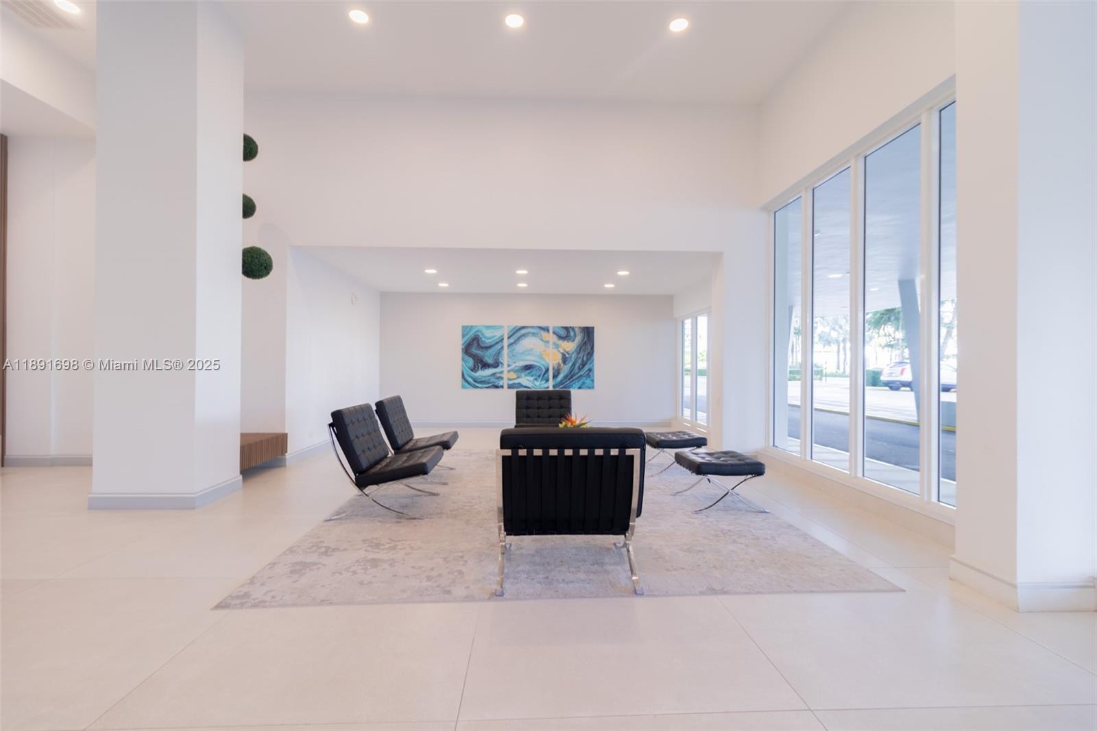 920 2 / 2 1286 sq. ft. $ 2025-10-07 0 foto