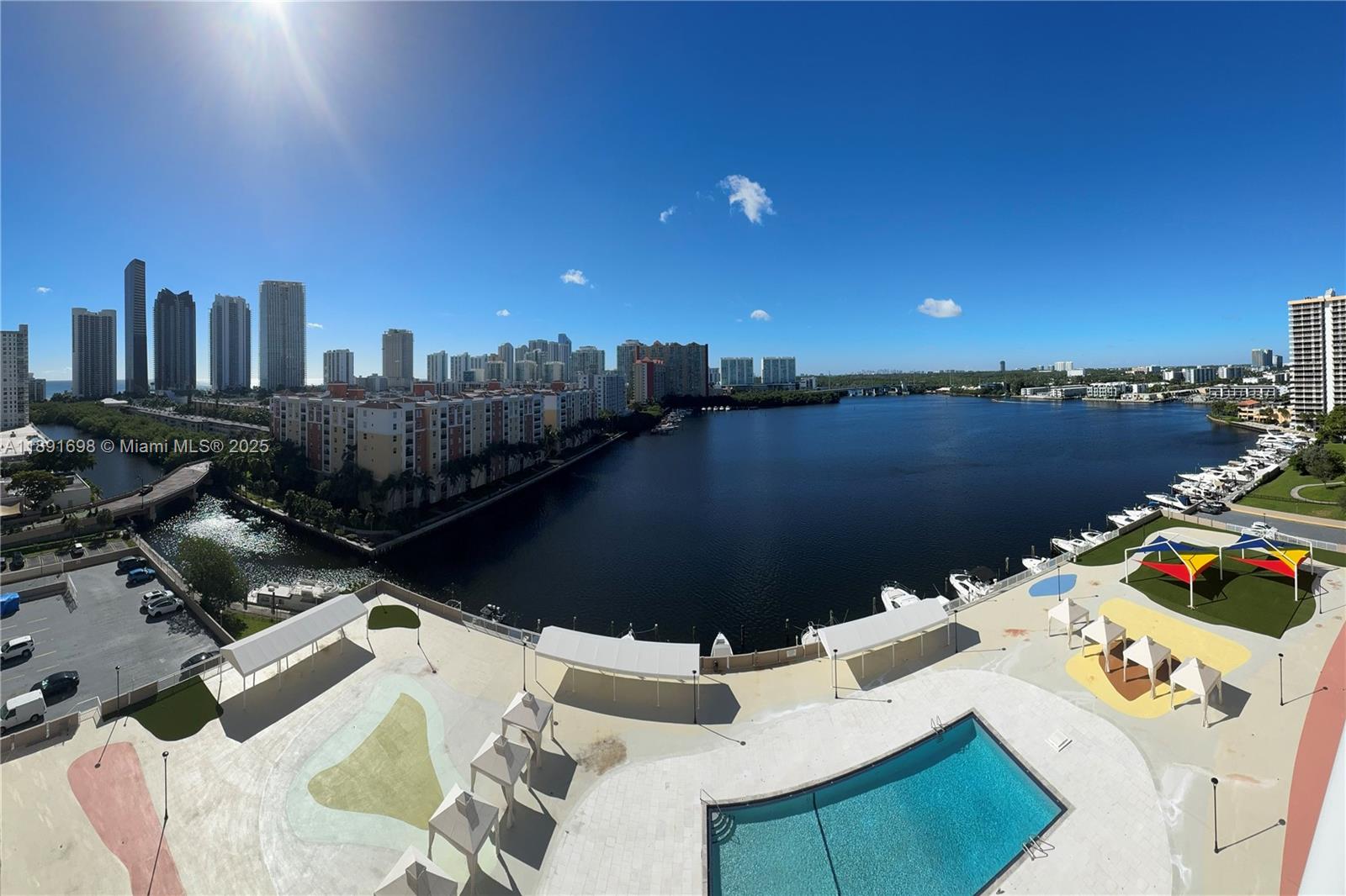 920 2 / 2 1286 sq. ft. $ 2025-10-07 0 foto
