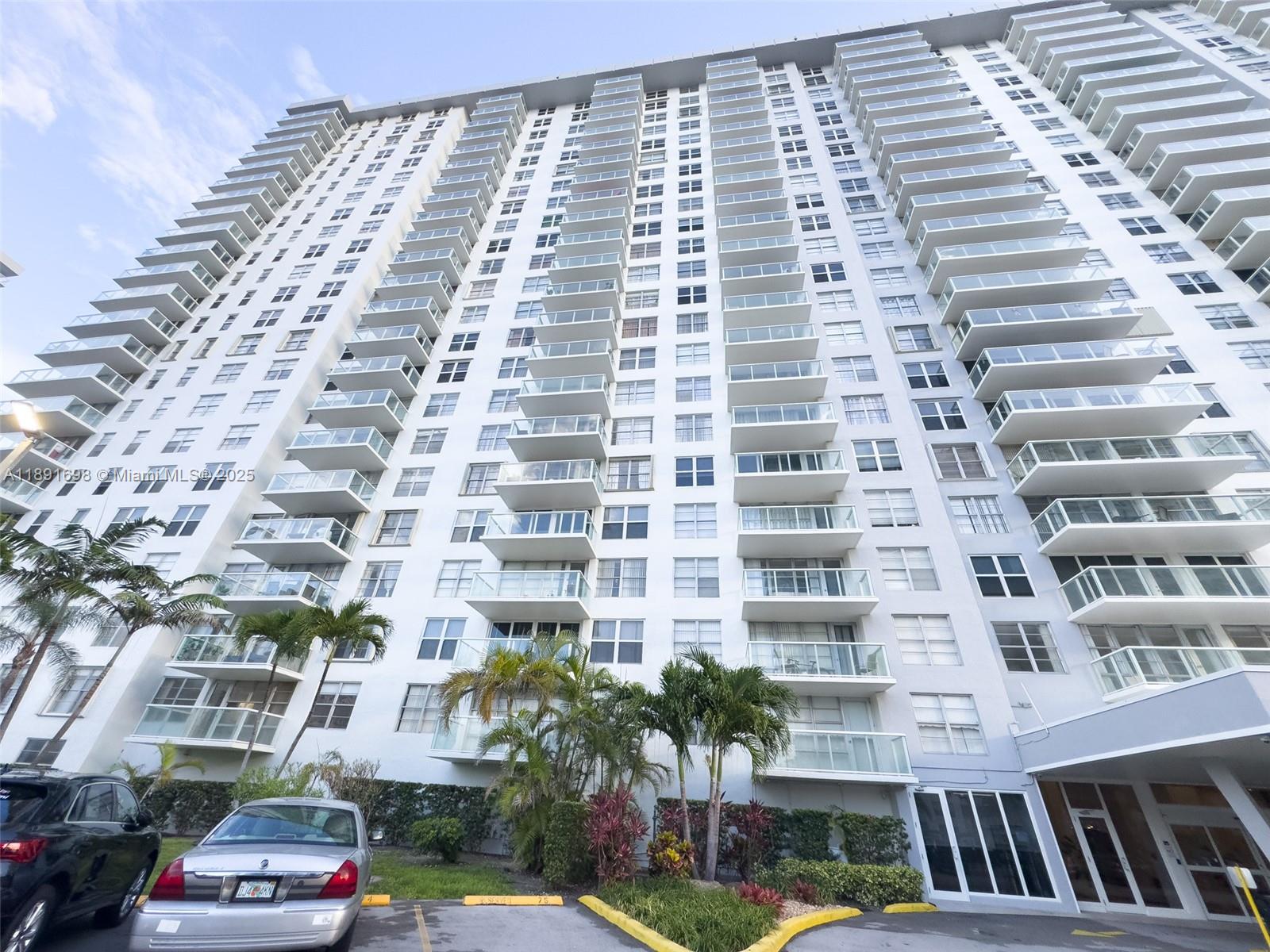 920 2 / 2 1286 sq. ft. $ 2025-10-07 0 foto