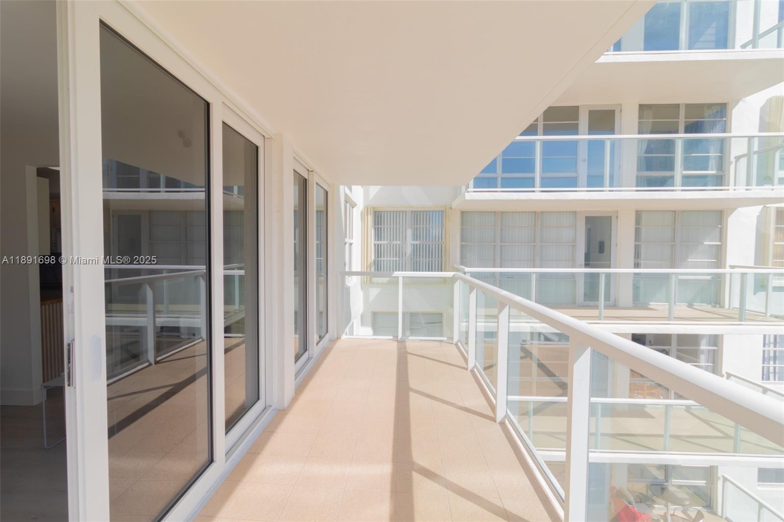 920 2 / 2 1286 sq. ft. $ 2025-10-07 0 foto