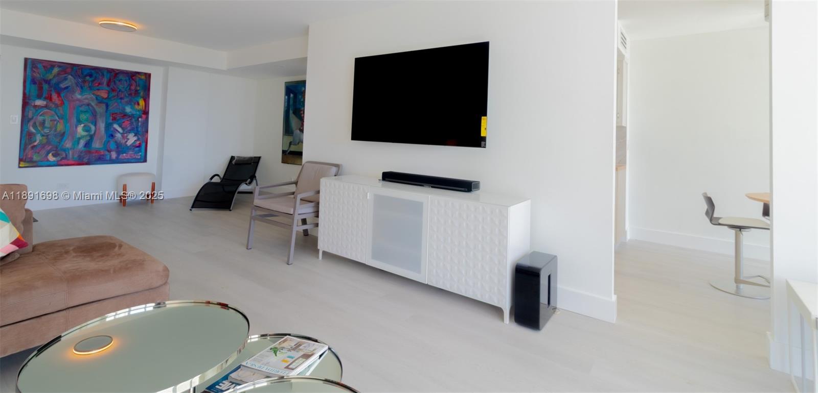 920 2 / 2 1286 sq. ft. $ 2025-10-07 0 foto