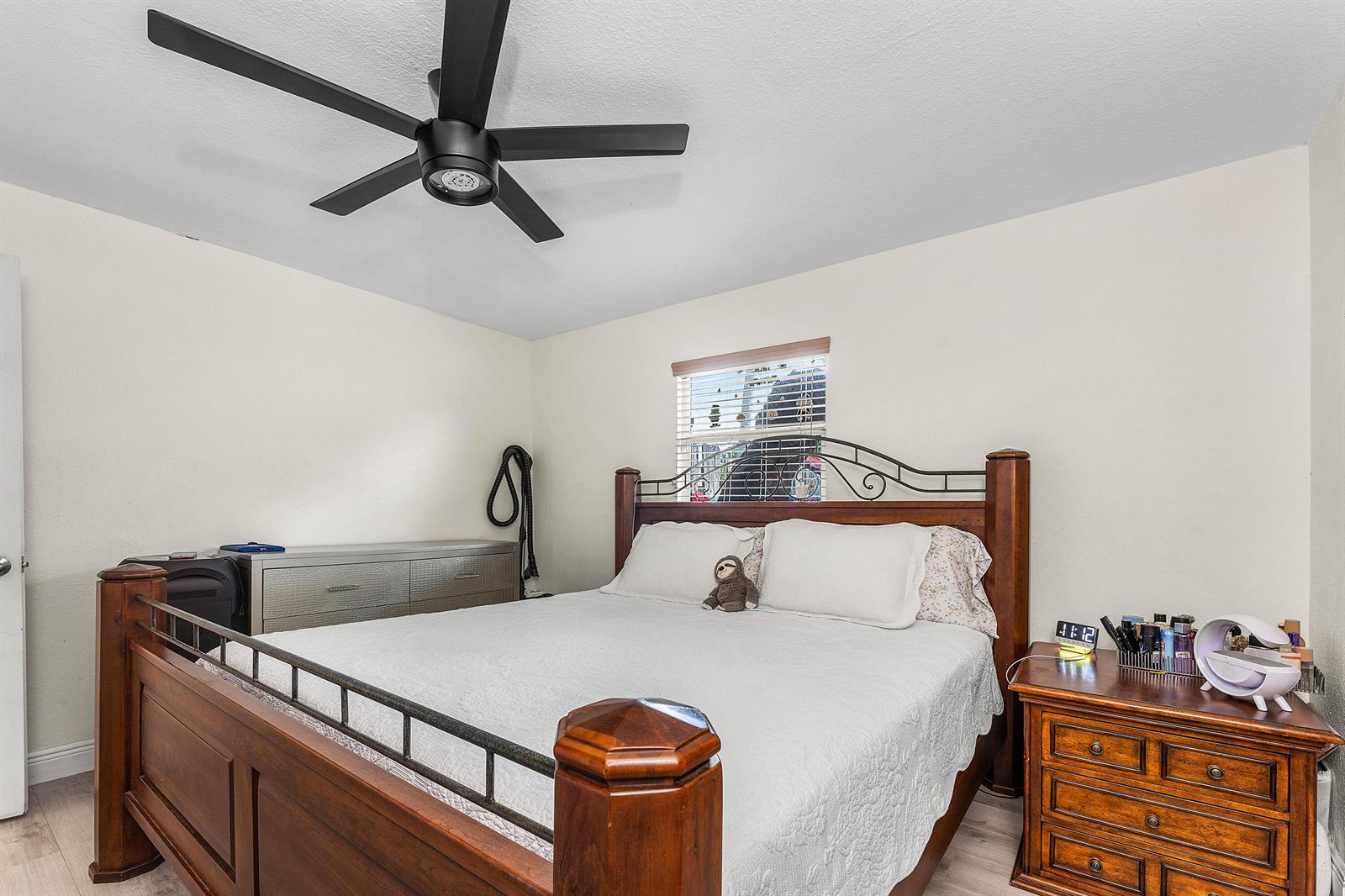 Ver detalles / 2 1690 sq. ft. $ 2025-11-03 0 foto