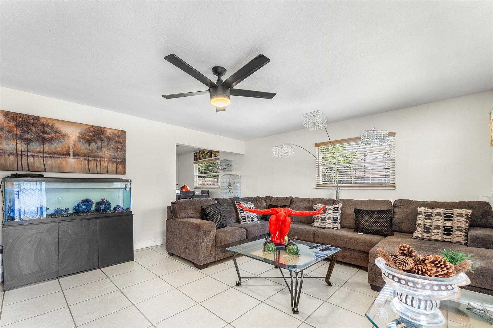 Ver detalles / 2 1690 sq. ft. $ 2025-11-03 0 foto