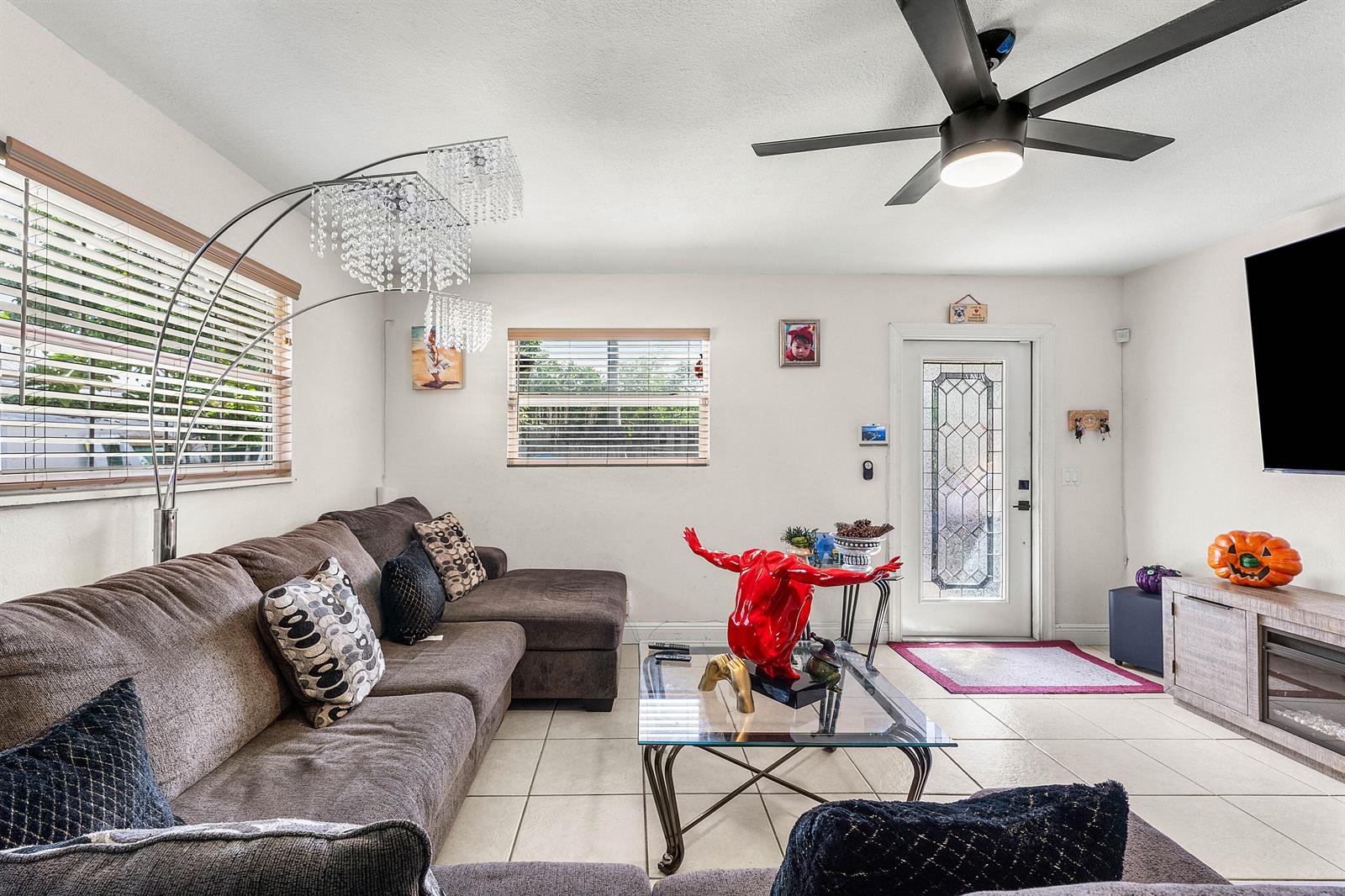 Ver detalles / 2 1690 sq. ft. $ 2025-11-03 0 foto