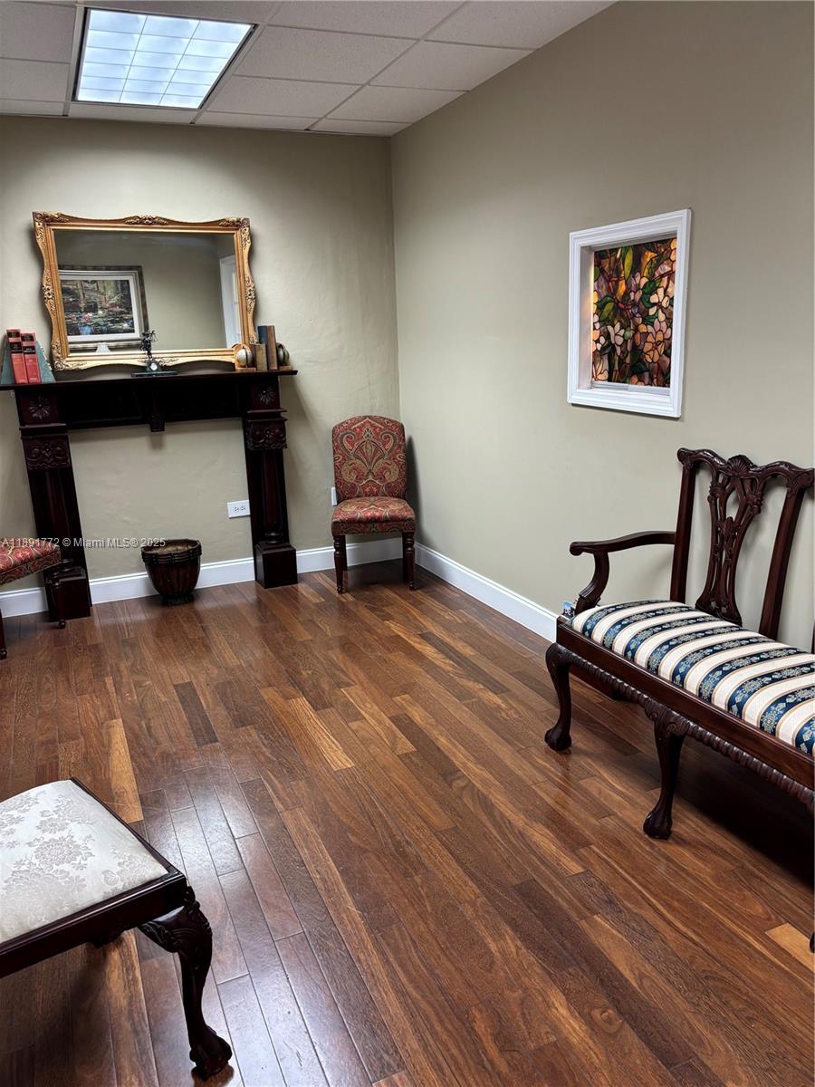 328  /   sq. ft. $ 2025-10-07 0 Photo