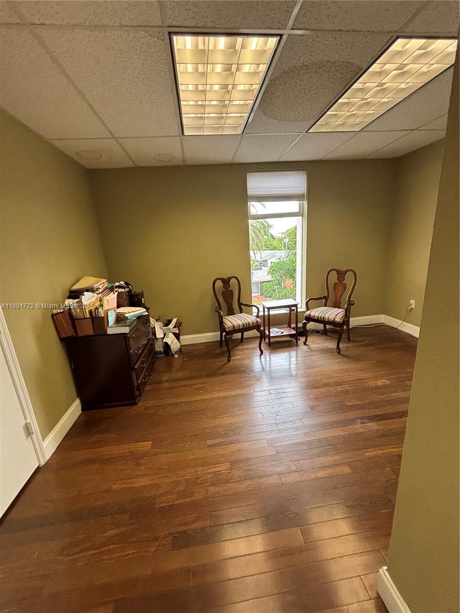 328  /   sq. ft. $ 2025-10-07 0 Photo