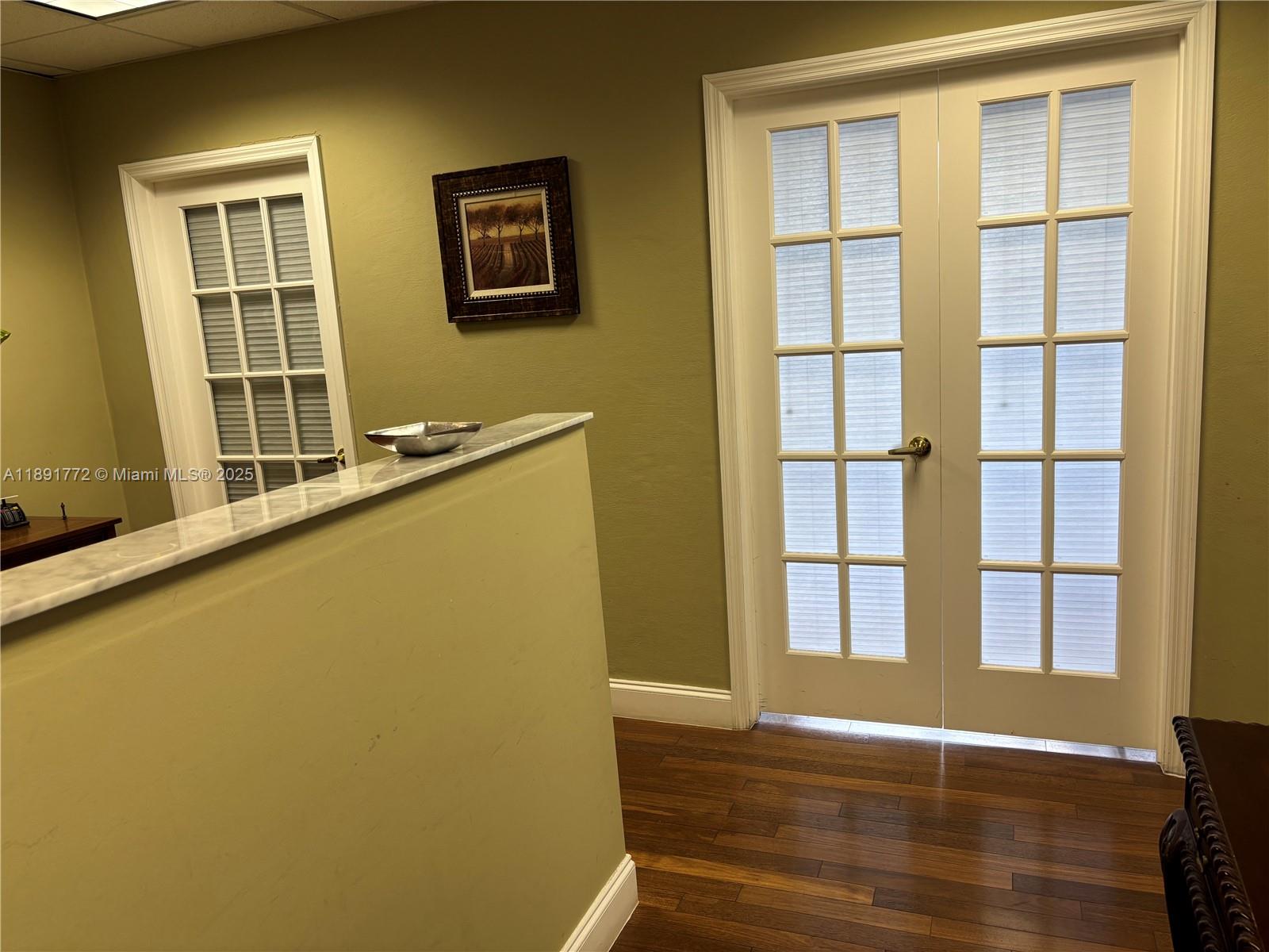 328  /   sq. ft. $ 2025-10-07 0 Photo