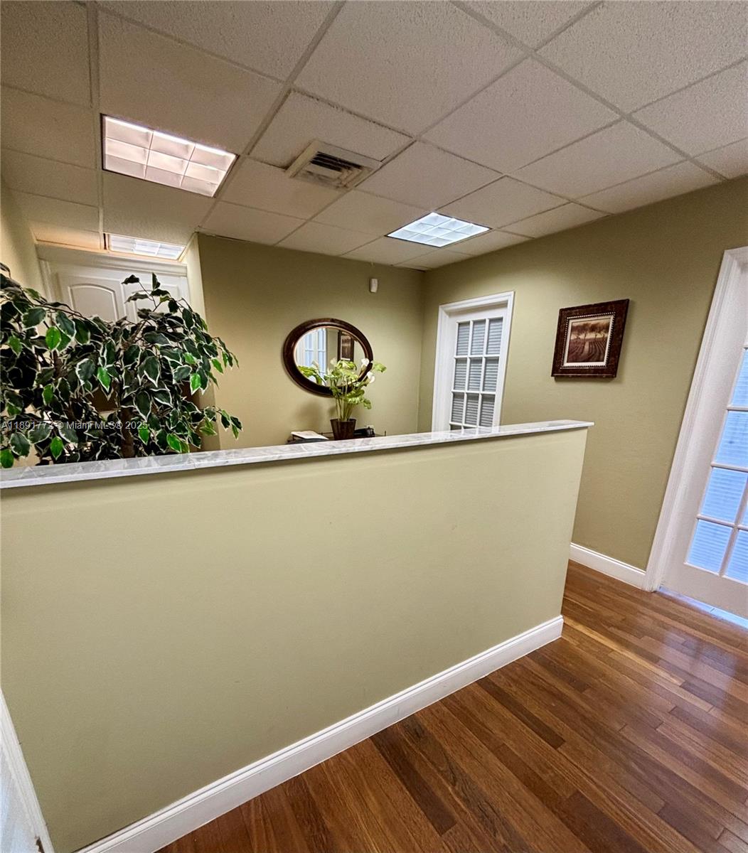 328  /   sq. ft. $ 2025-10-07 0 Photo