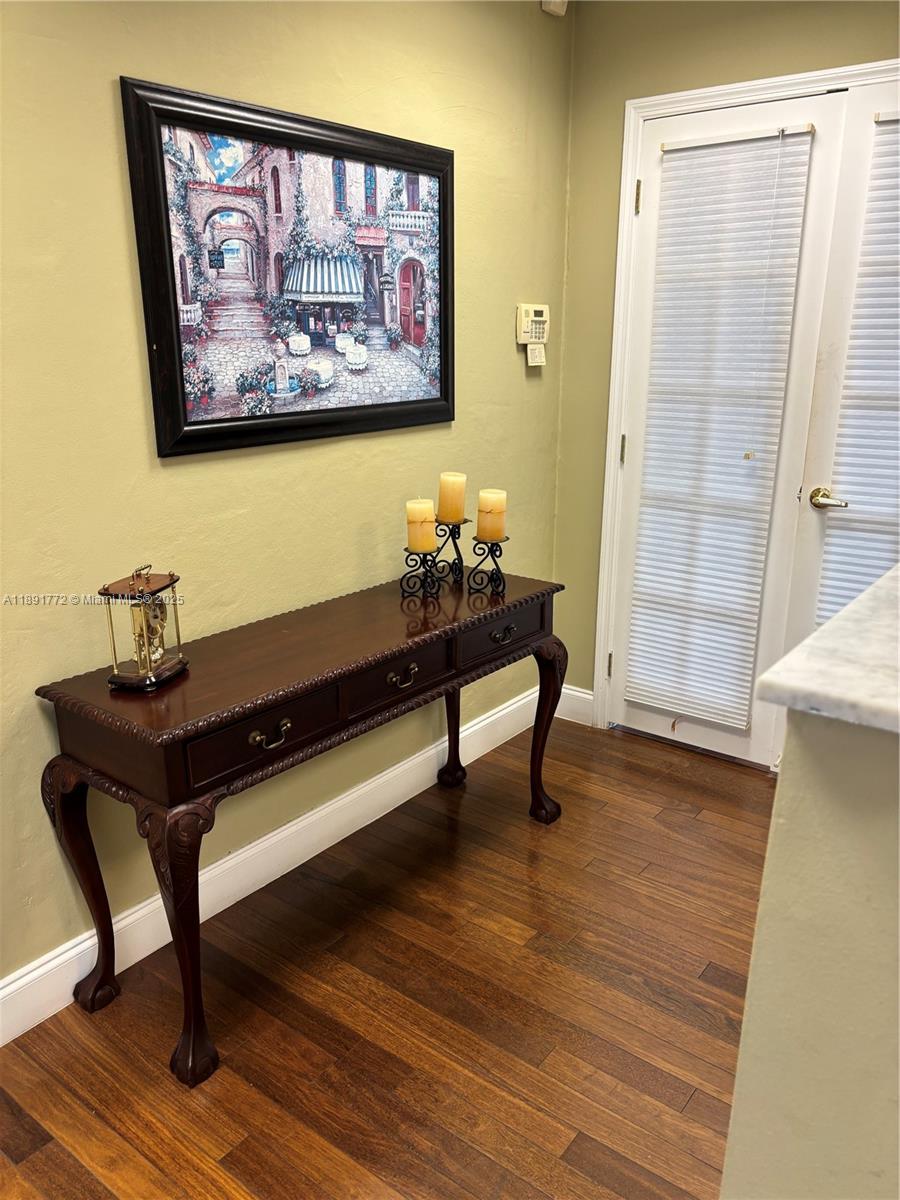 328  /   sq. ft. $ 2025-10-07 0 Photo