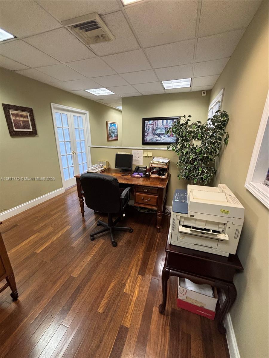 328  /   sq. ft. $ 2025-10-07 0 Photo