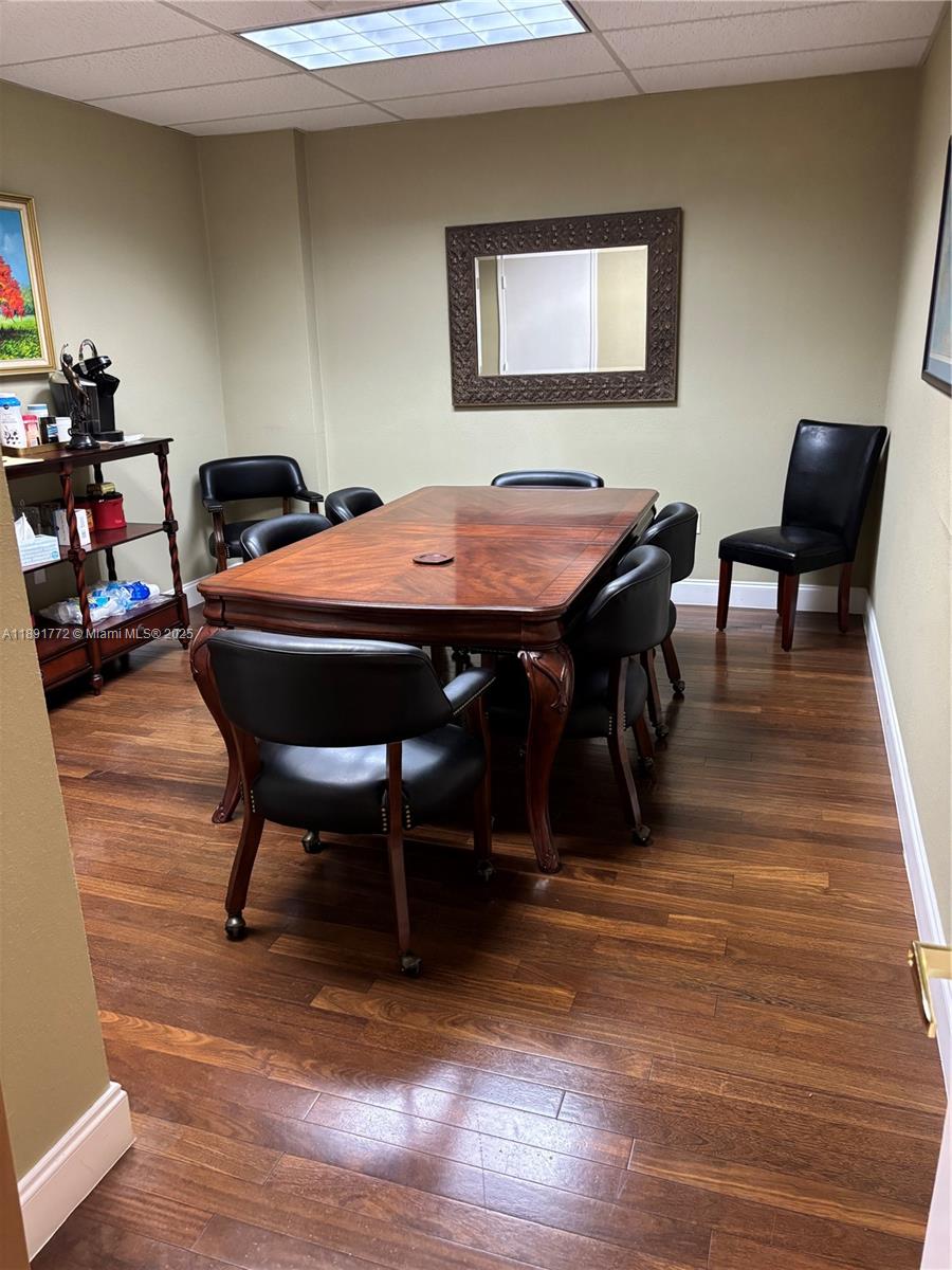 328  /   sq. ft. $ 2025-10-07 0 Photo