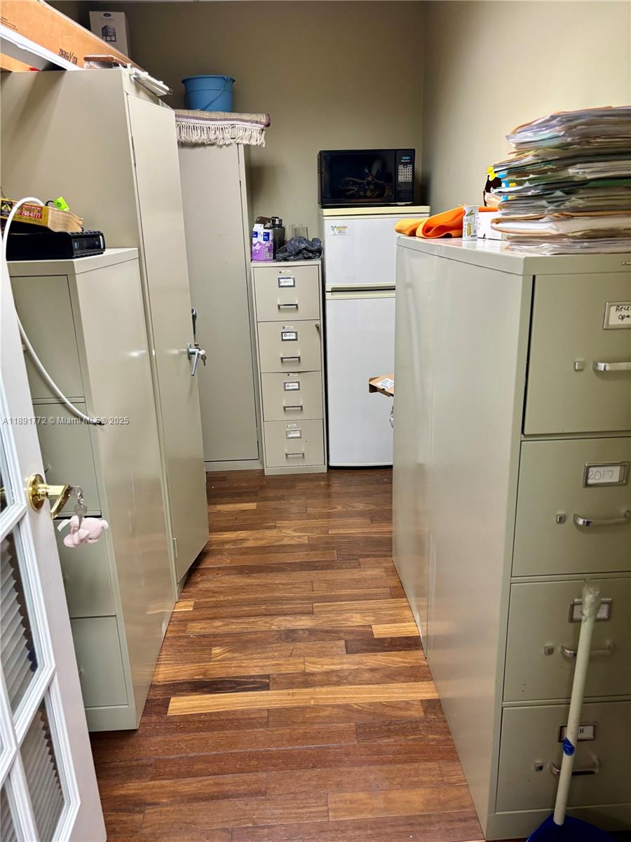 328  /   sq. ft. $ 2025-10-07 0 Photo