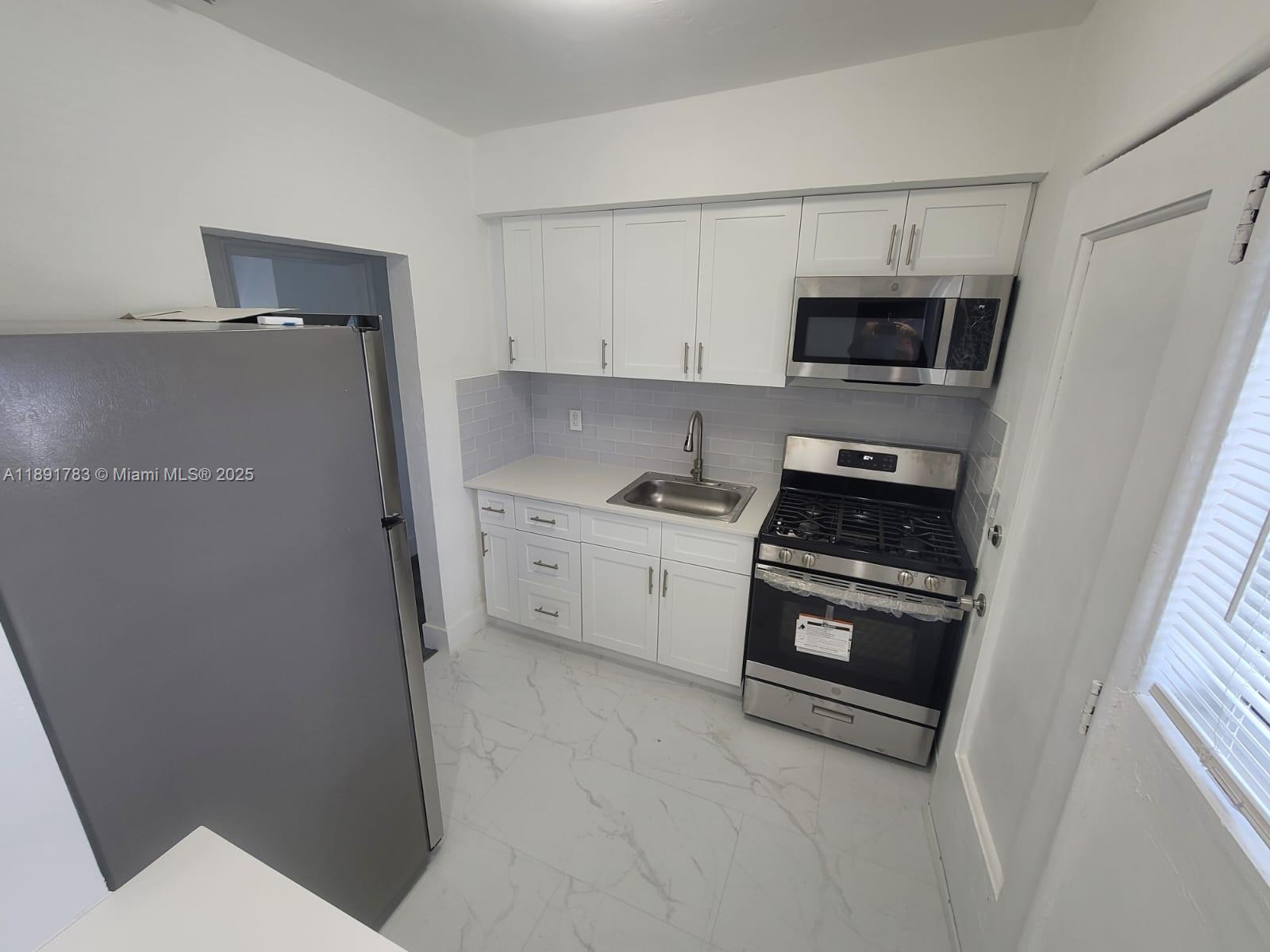   /  7865 sq. ft. $ 2025-10-07 0 foto