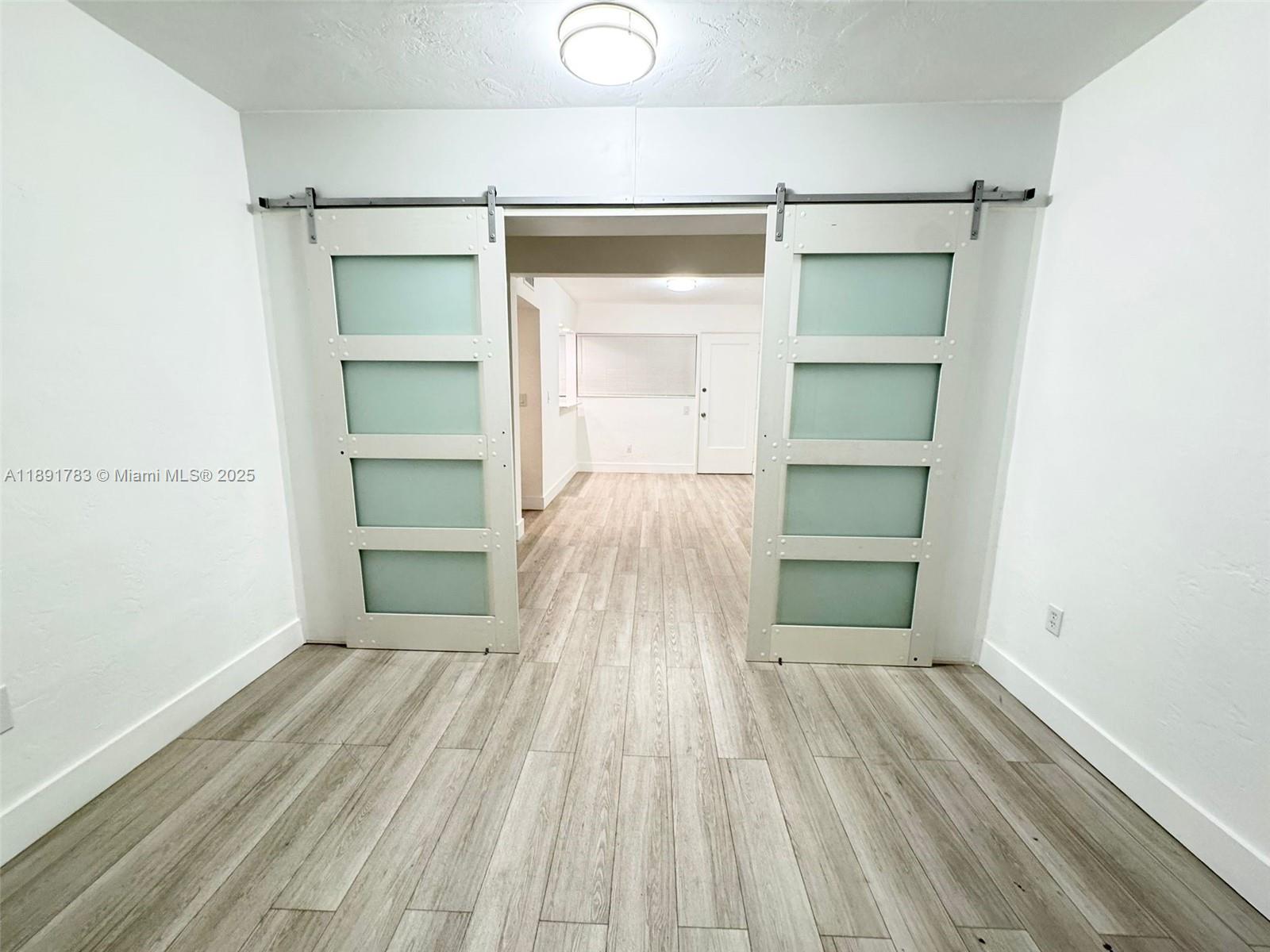   /  7865 sq. ft. $ 2025-10-07 0 foto