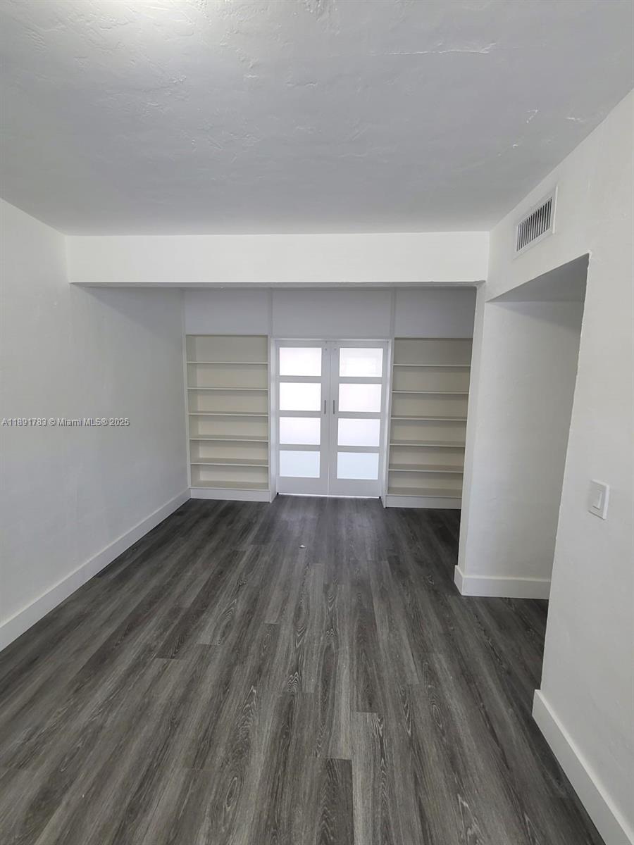   /  7865 sq. ft. $ 2025-10-07 0 foto