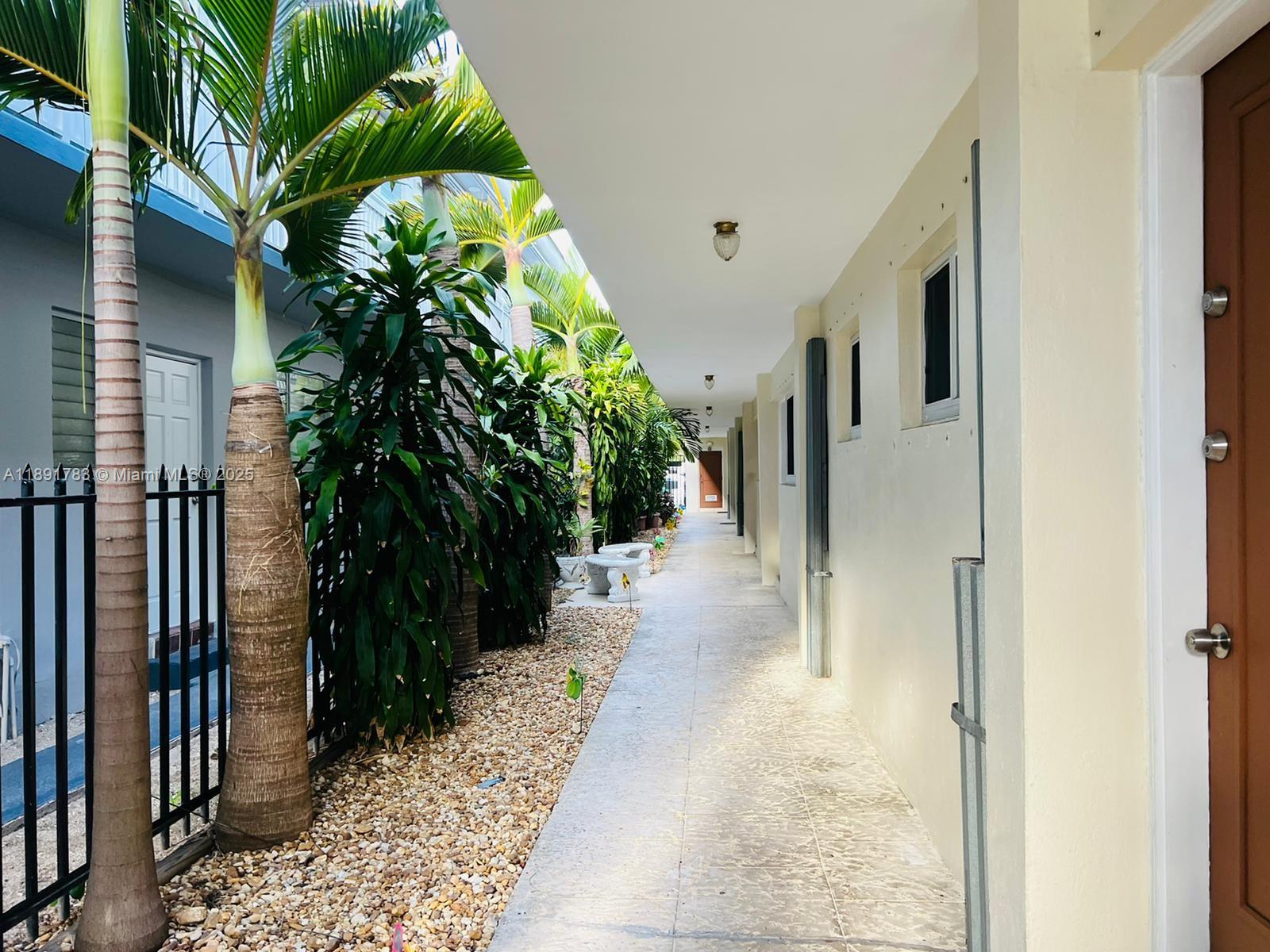   /  7865 sq. ft. $ 2025-10-07 0 foto