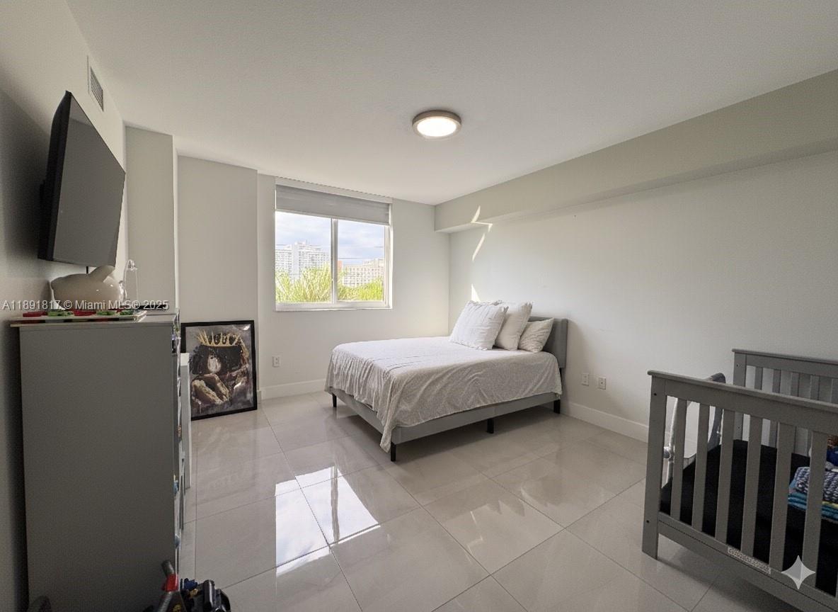 Photo of 2775 187th St  #318, Aventura, Florida, 33180 - master