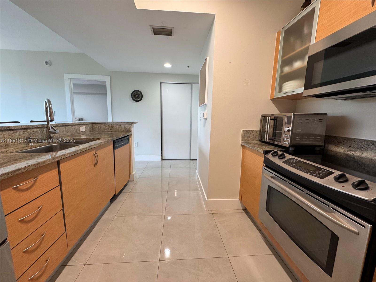 Photo of 2775 187th St  #318, Aventura, Florida, 33180 - 