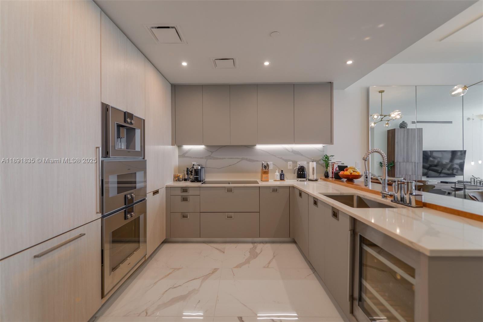 See details 4203 2 / 3 1447 sq. ft. $ 2025-10-08 0 Photo