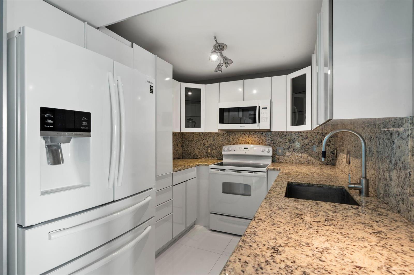 Photo of 3625 Country Club  #1208, Aventura, Florida, 33180 - Photo 10
