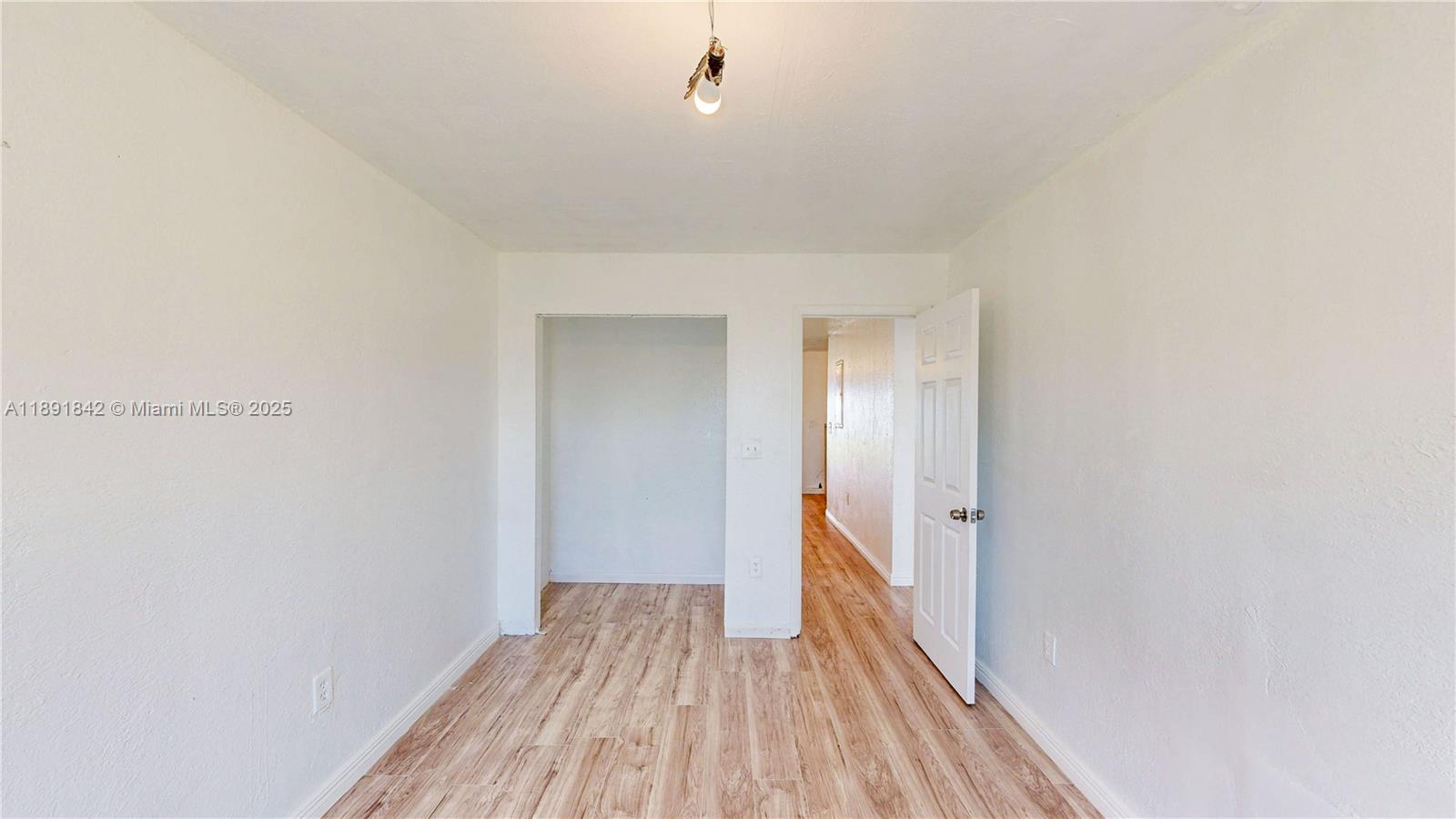 Ver detalles / 3444 sq. ft. $ 2025-10-07 0 foto