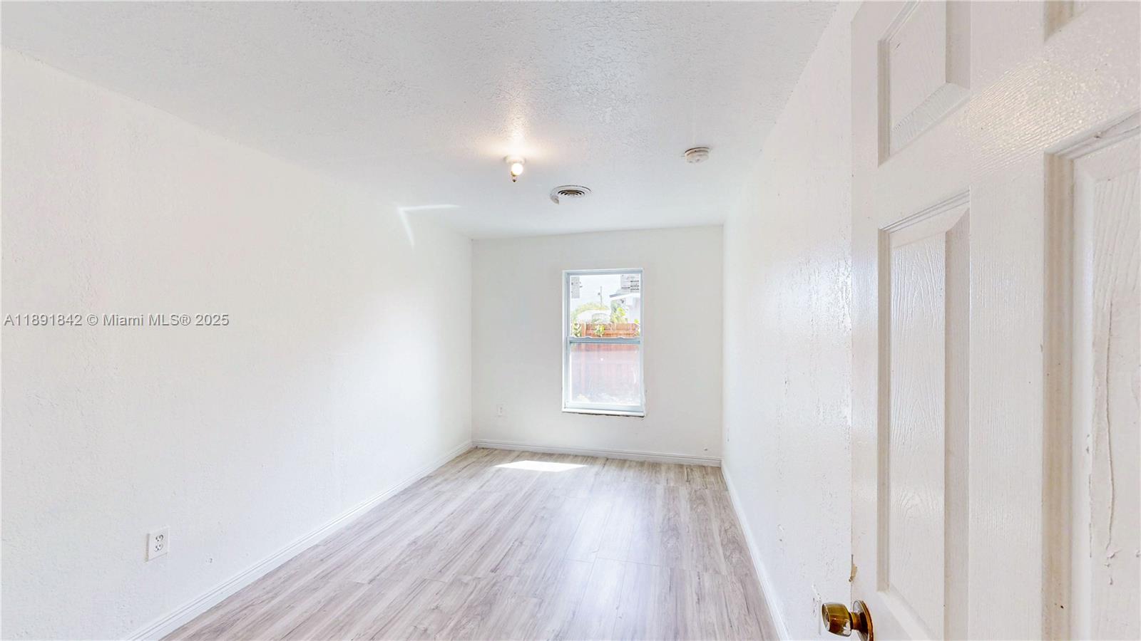 Ver detalles / 3444 sq. ft. $ 2025-10-07 0 foto