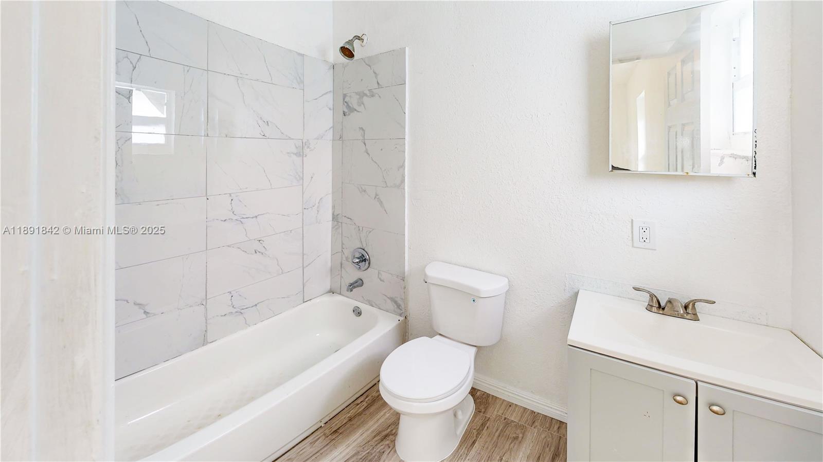 Ver detalles / 3444 sq. ft. $ 2025-10-07 0 foto