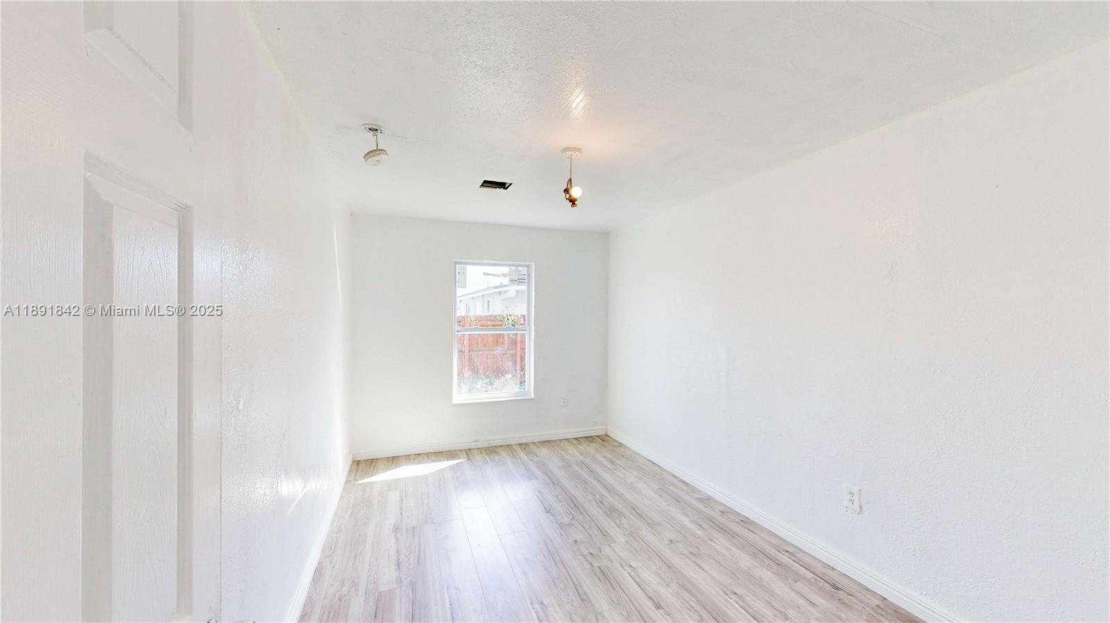 Ver detalles / 3444 sq. ft. $ 2025-10-07 0 foto