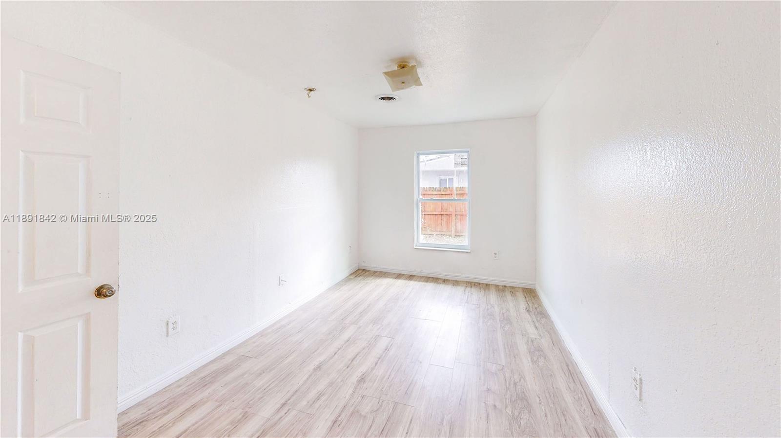 Ver detalles / 3444 sq. ft. $ 2025-10-07 0 foto