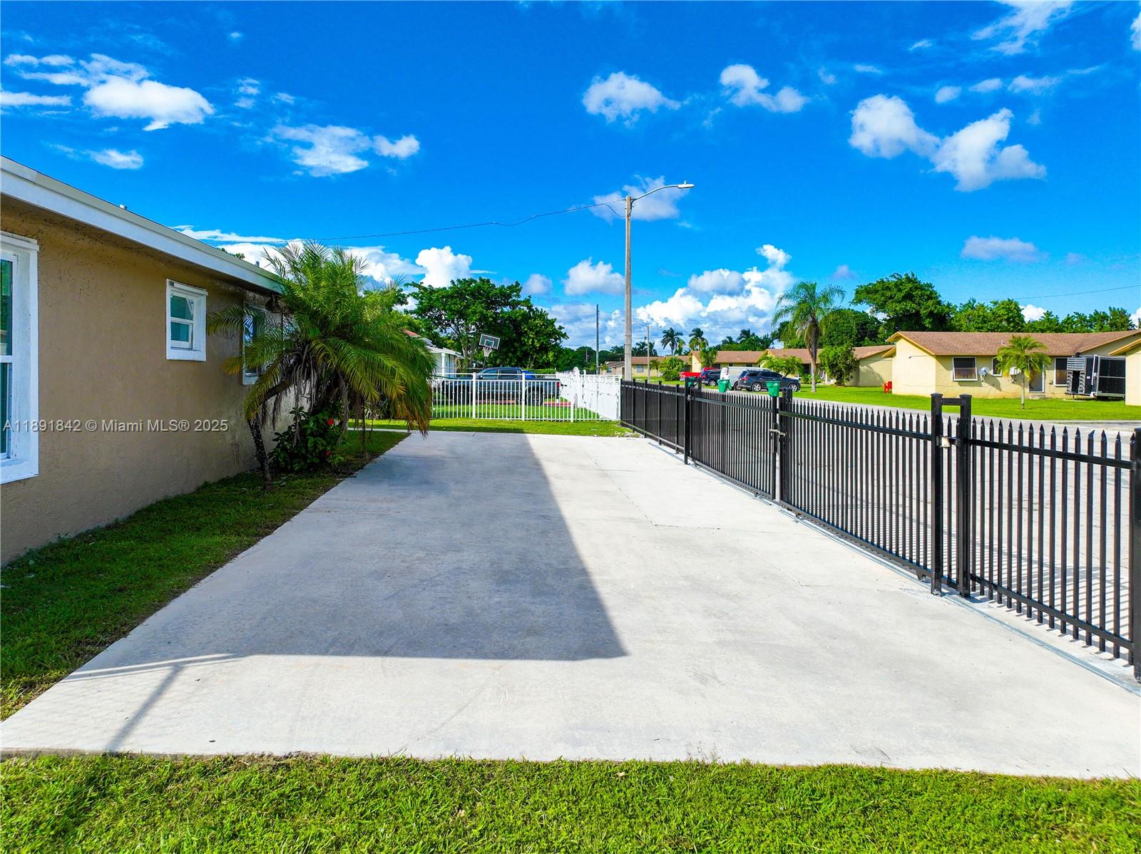 Ver detalles / 3444 sq. ft. $ 2025-10-07 0 foto