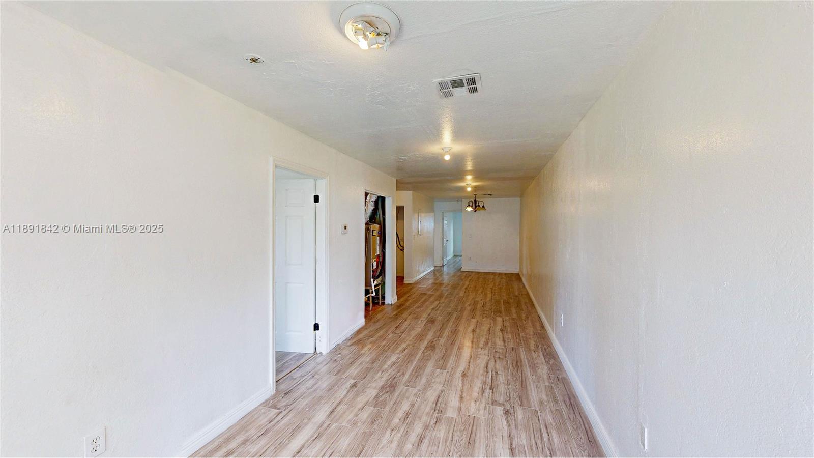 Ver detalles / 3444 sq. ft. $ 2025-10-07 0 foto