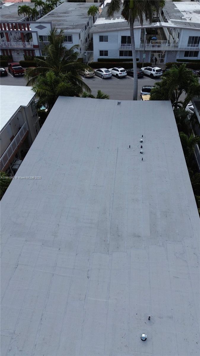   /   sq. ft. $ 2025-10-07 0 foto