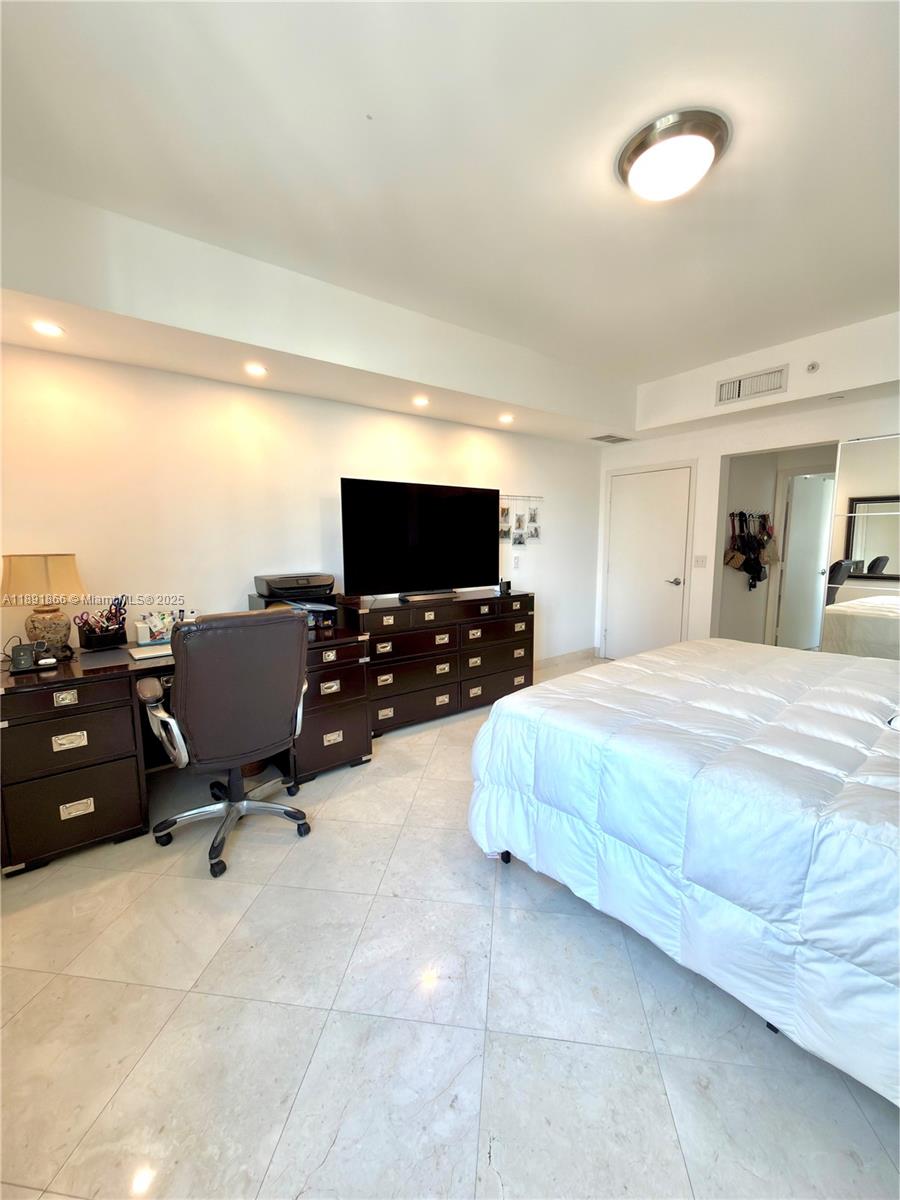 Photo of 3330 190th St  #1610, Aventura, Florida, 33180 - 