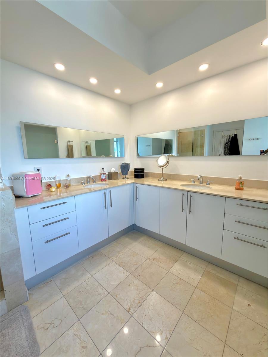 Photo of 3330 190th St  #1610, Aventura, Florida, 33180 - 