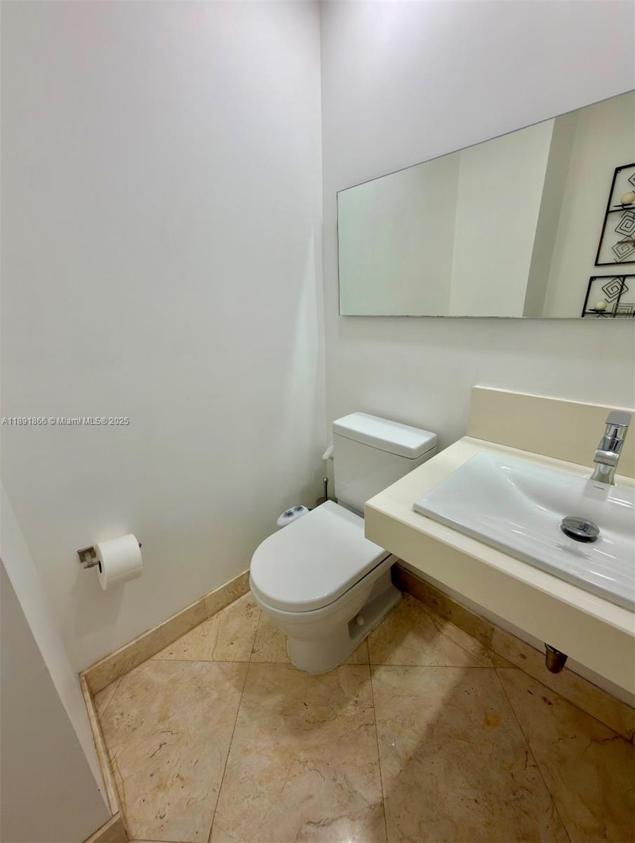 Photo of 3330 190th St  #1610, Aventura, Florida, 33180 - 