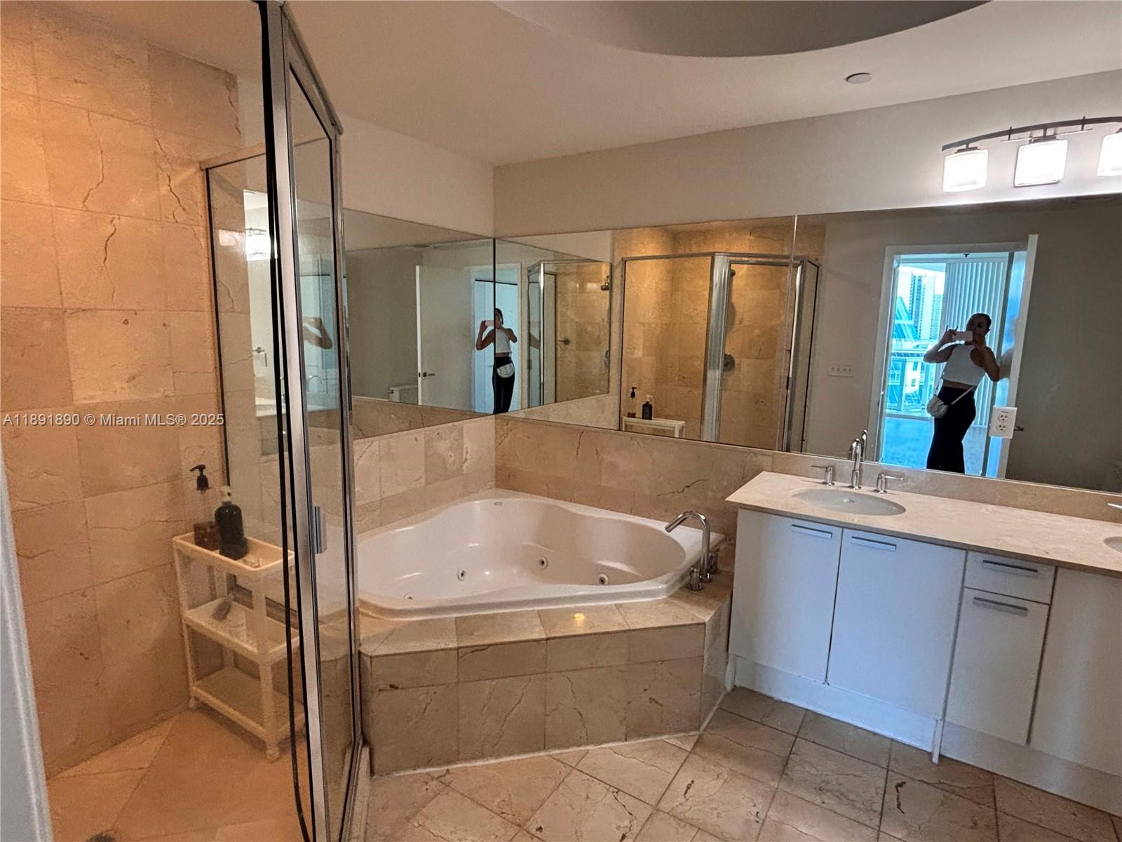 Photo of 3131 188th St  #1-809, Aventura, Florida, 33180 - 