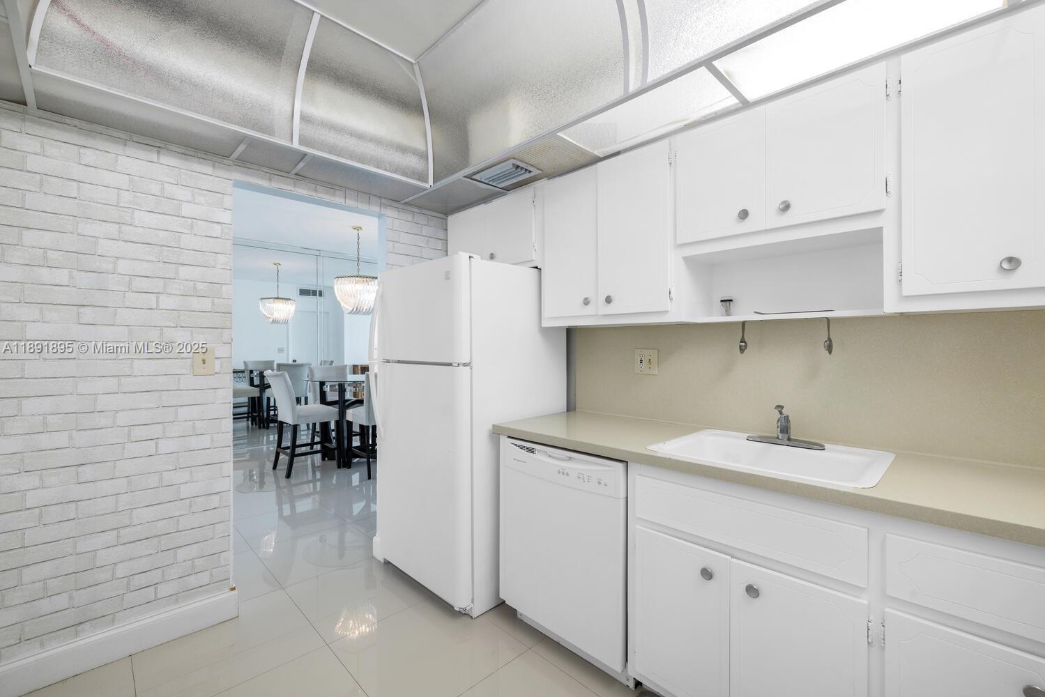 2119 1 / 2 762 sq. ft. $ 2025-10-07 0 Photo