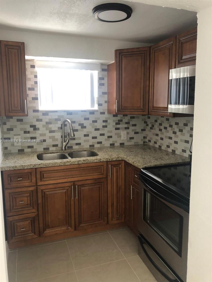 See details / 1792 sq. ft. $ 2025-10-07 0 Photo