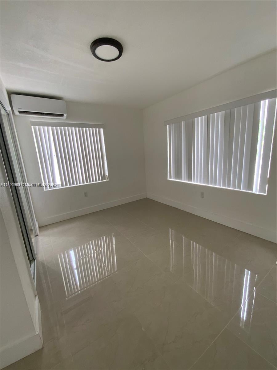 See details / 1792 sq. ft. $ 2025-10-07 0 Photo