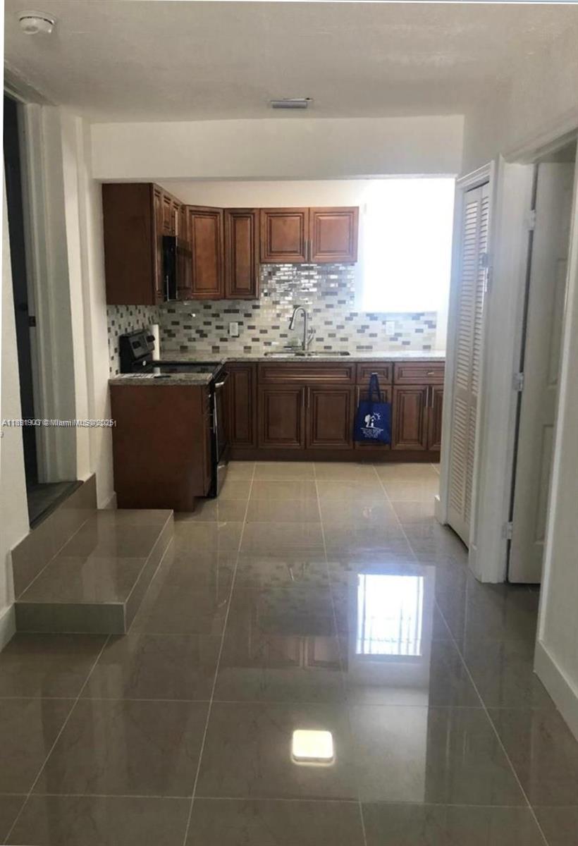See details / 1792 sq. ft. $ 2025-10-07 0 Photo