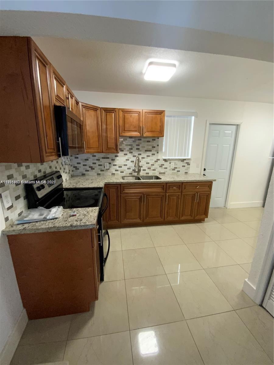 See details / 1792 sq. ft. $ 2025-10-07 0 Photo