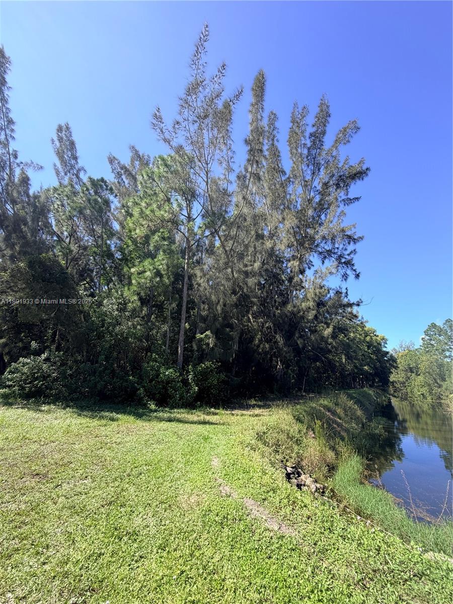 See details / sq. ft. $ 2025-10-07 0 Photo