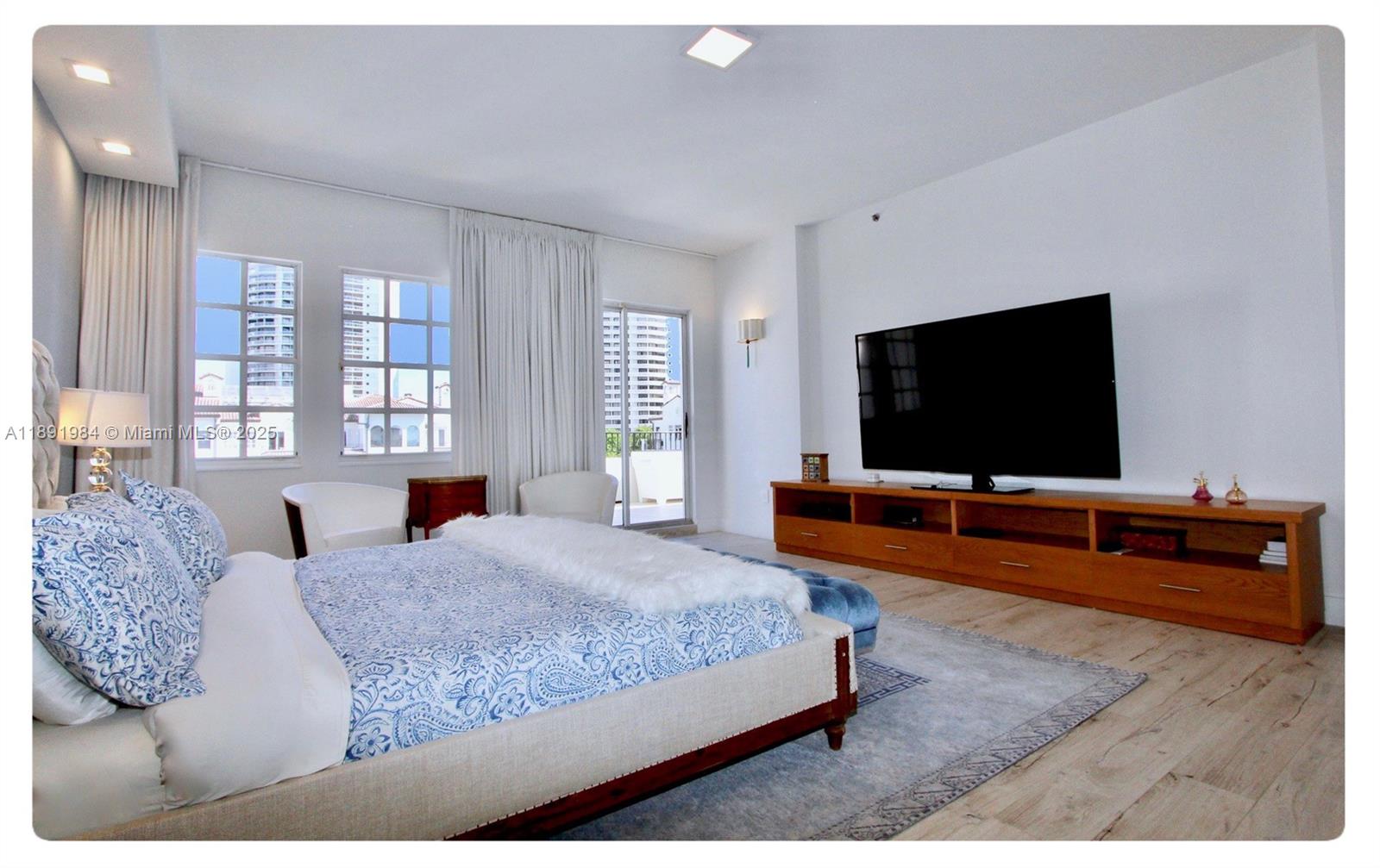 See details DPH01 4 / 5 4339 sq. ft. $ 2025-10-07 0 Photo