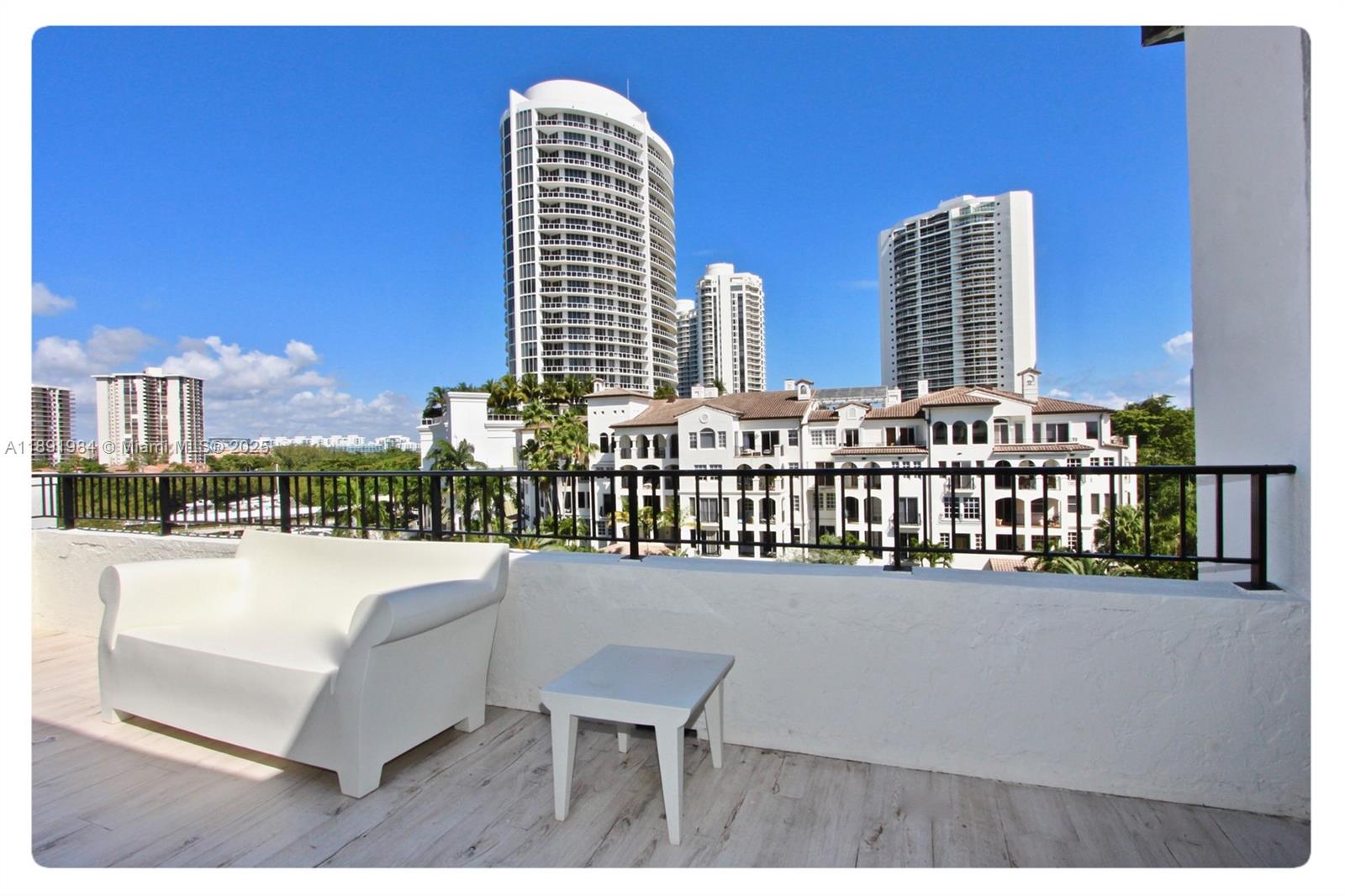 See details DPH01 4 / 5 4339 sq. ft. $ 2025-10-07 0 Photo